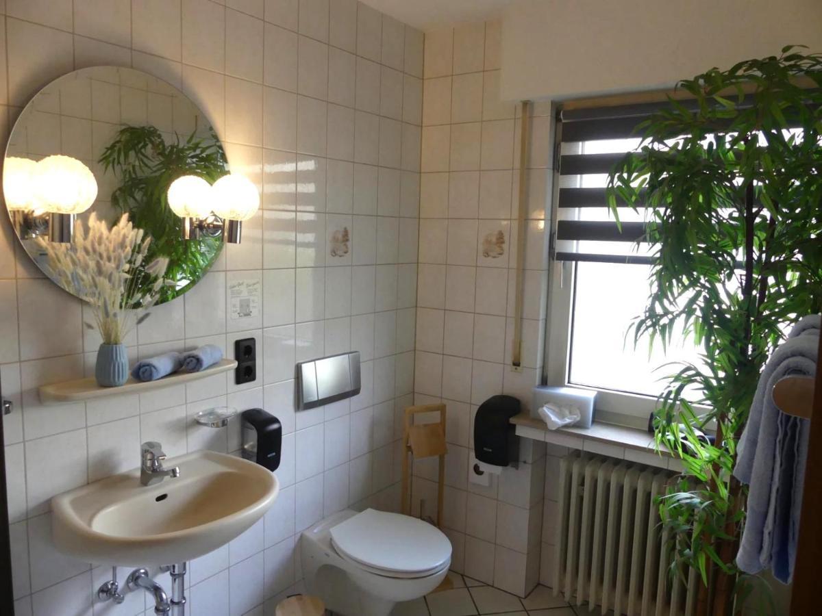 Hotel Енгелскирхен Екстериор снимка